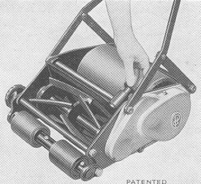 Single hand wheel adjustment of bottom blade on early JP Minor.