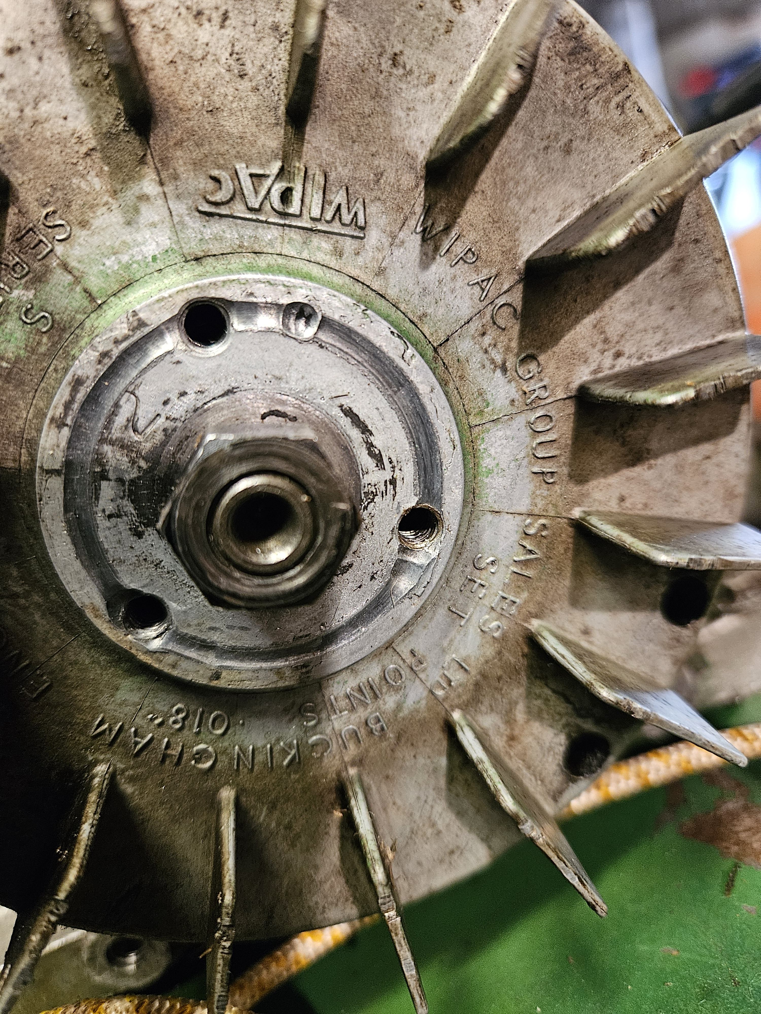What are the thread types for three holes and crankshaft?