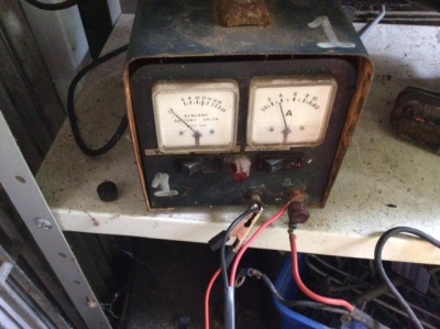Renovating an Atco De-luxe mid 1970. Cleaning a rusty petrol tank | The ...