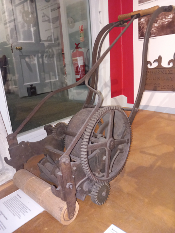 James Ferrabee & Co. Phoenix Ironworks - With Registered  No. 3074 Improvements - SERIAL No.  7508 12" Mower - Showing gearing  -Stroud Museum - 15th February 2025
