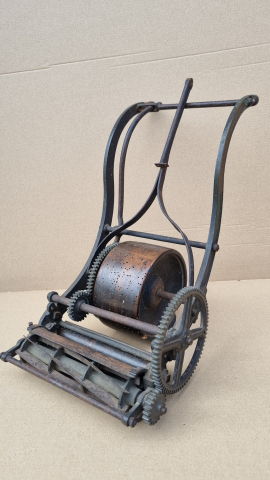 Budding's Patent Model    Front gear view  2025